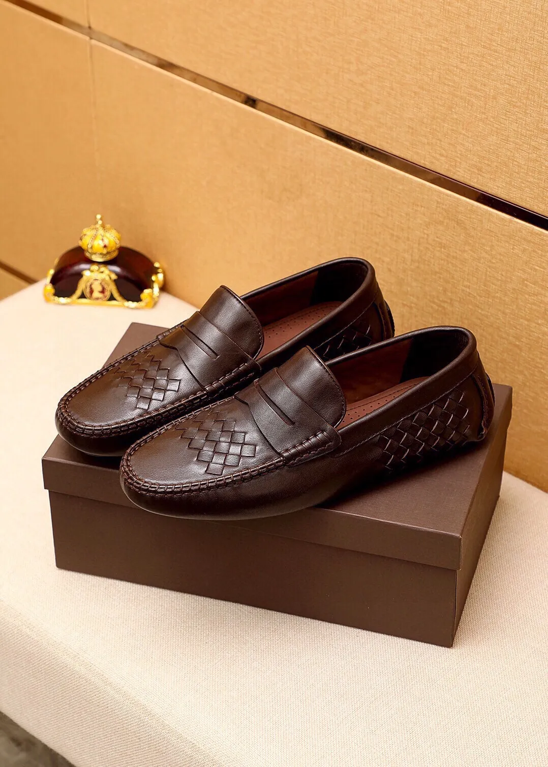 Men's shoes 💰: 500 💰💐 BV men's slip-on shoes® [BOTTEGA VENETA] official website counter new model, one-to-one mold opening ⚠Italian calfskin ➕embossed ➕cow 🐂 leather lining. Driving slip-ons, available at counters, sizes 38～44 (45🉑️customized)